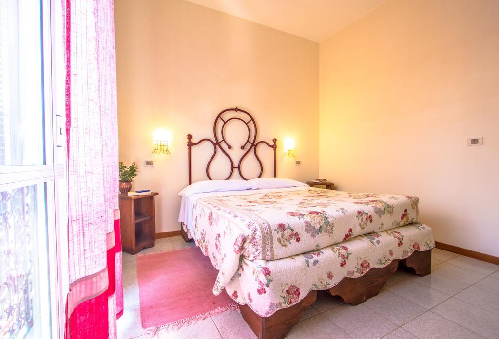 Villa Fedora Lizzano In Belvedere Cameră foto